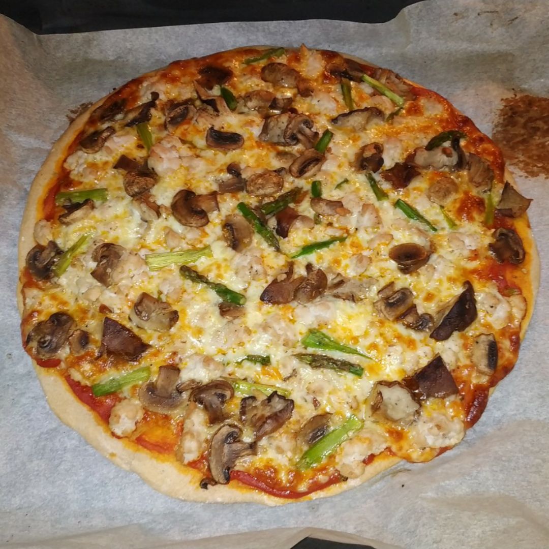Pizza de pavo, setas shitake, champiñones y espárragos 🍕😋 Paso 4 Pizza de pavo, setas shitake, champiñones y espárragos 🍕😋 Paso 4