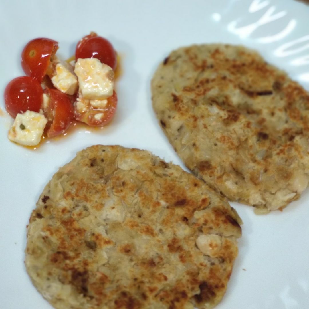 Hamburguesa de alubias blancas y berenjerna Hamburguesa de alubias blancas y berenjerna