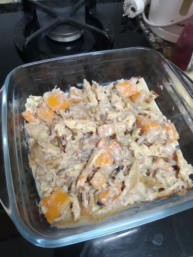 Lasaña rellena de calabaza y pollo 🎃 Paso 10 Lasaña rellena de calabaza y pollo 🎃 Paso 10