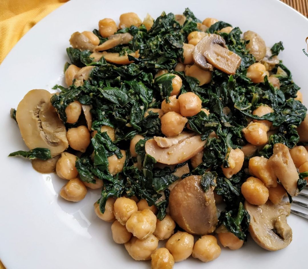 Salteado de garbanzos, acelgas y champiñones Salteado de garbanzos, acelgas y champiñones