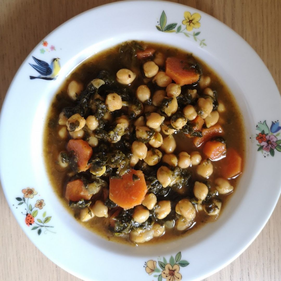 Guiso de garbanzos, espinacas y zanahoria SIN aceite Guiso de garbanzos, espinacas y zanahoria SIN aceite