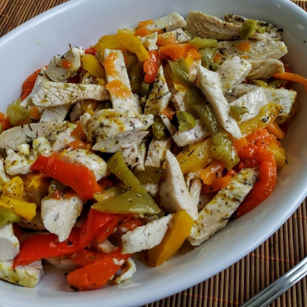 Ensalada templada de pollo con pimientos