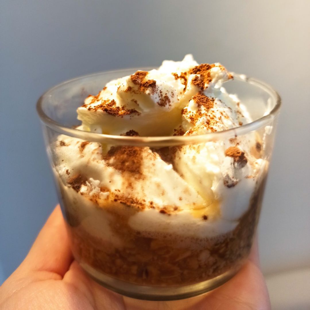 Falso tiramisú con yogur de oveja