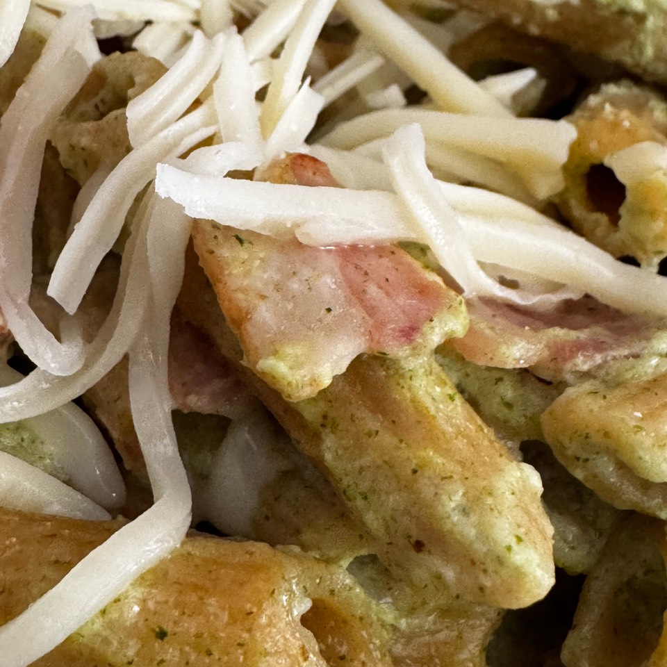 Pasta con brócoli y bacon Pasta con brócoli y bacon