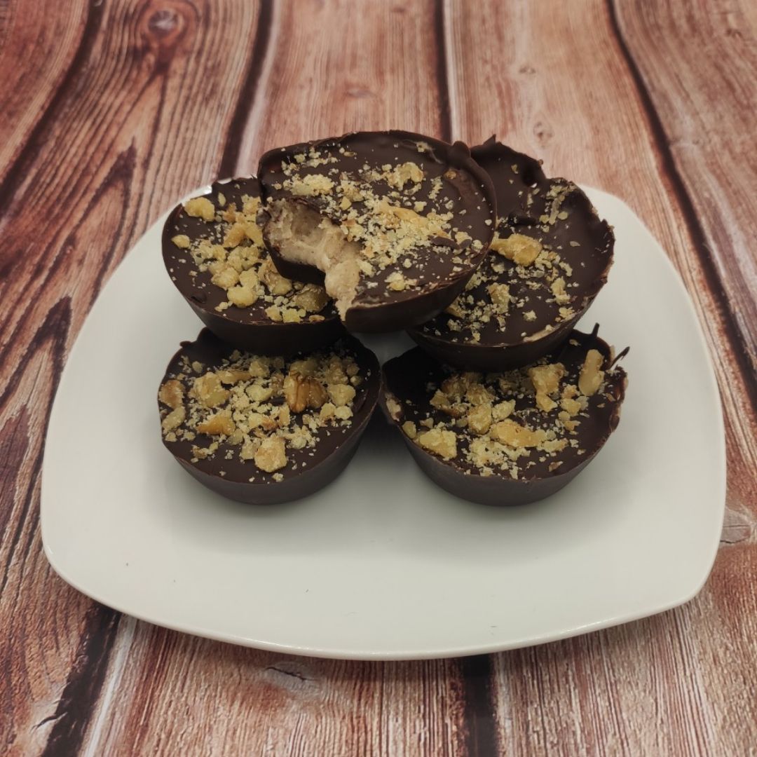 Bombones de chocolate 85% rellenos de crema kinder Bombones de chocolate 85% rellenos de crema kinder