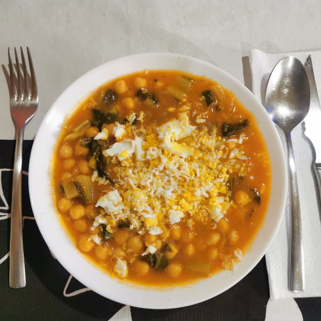 Potaje de garbanzos y acelgas Potaje de garbanzos y acelgas