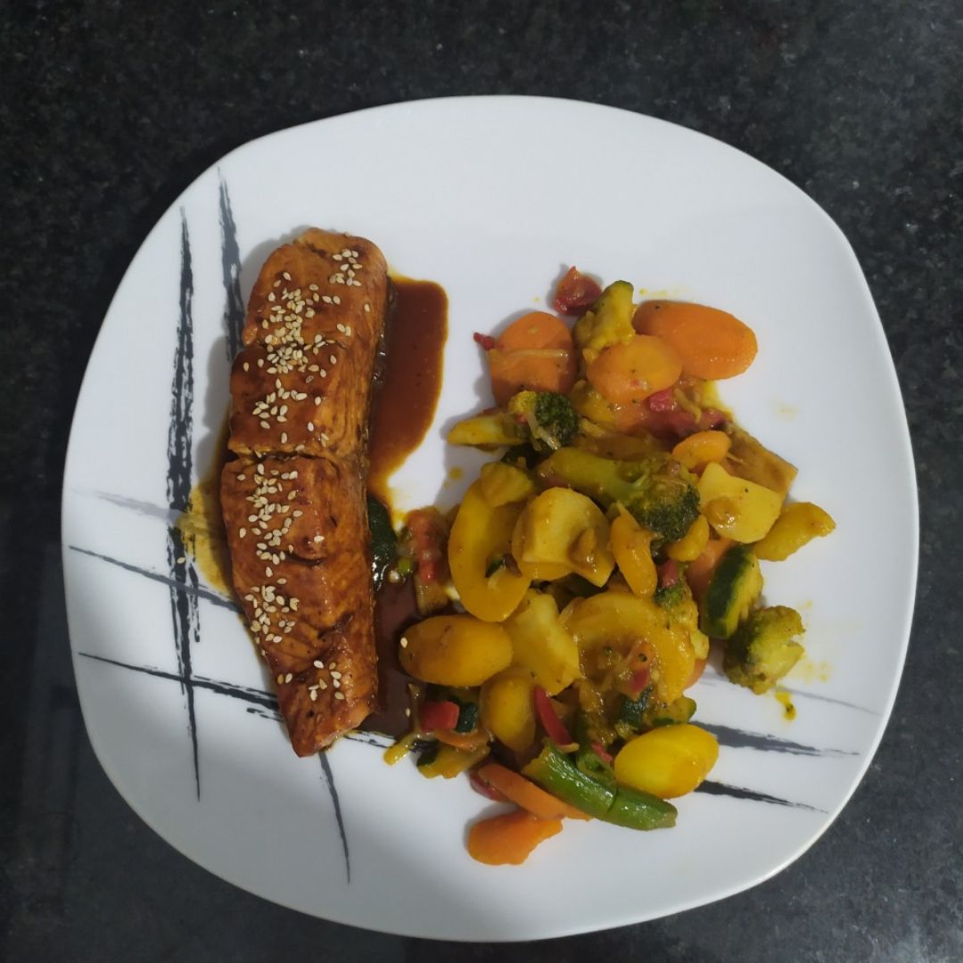 Salmón con verduras Salmón con verduras