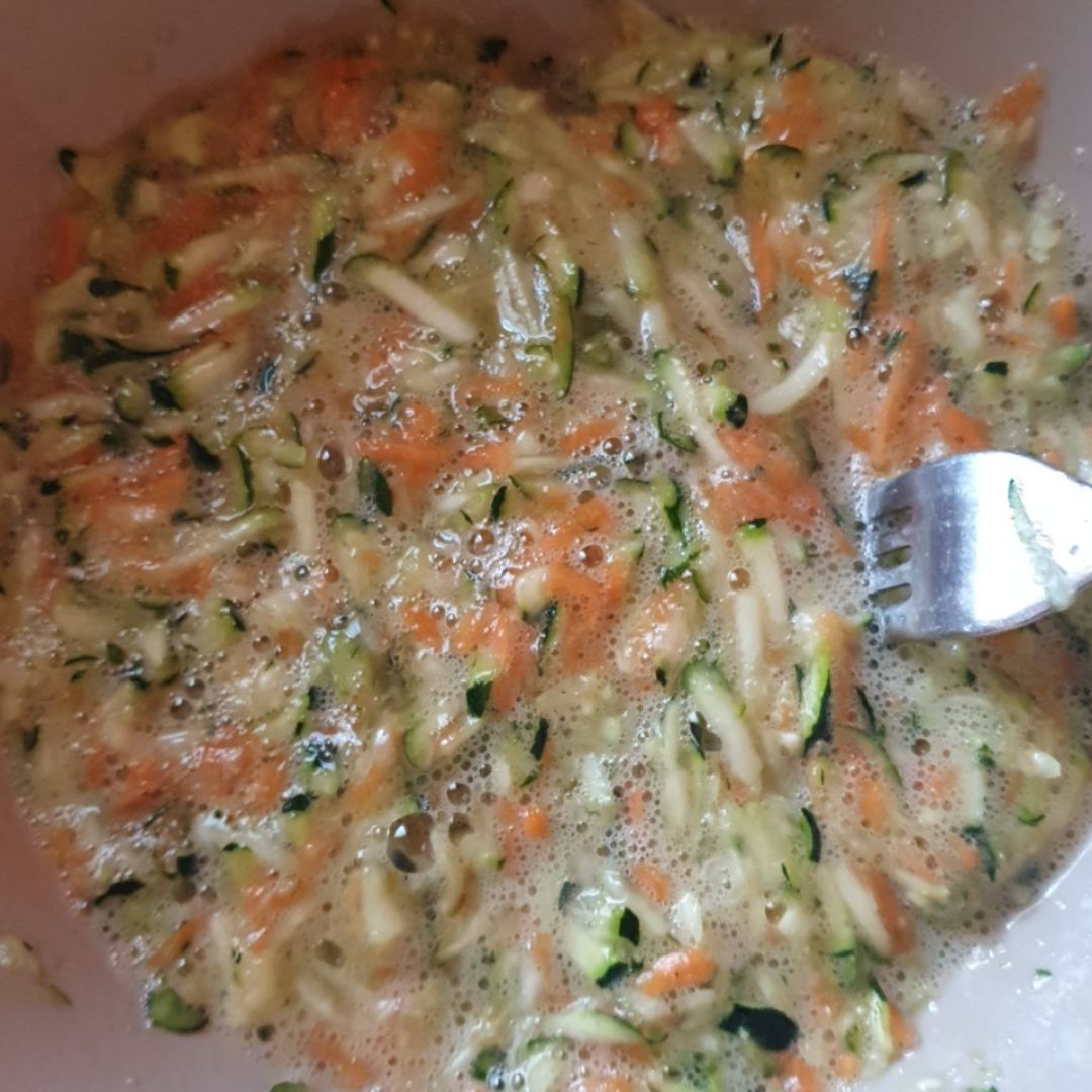 Rulo de calabacin y zanahoria relleno. Paso 1 Rulo de calabacin y zanahoria relleno. Paso 1