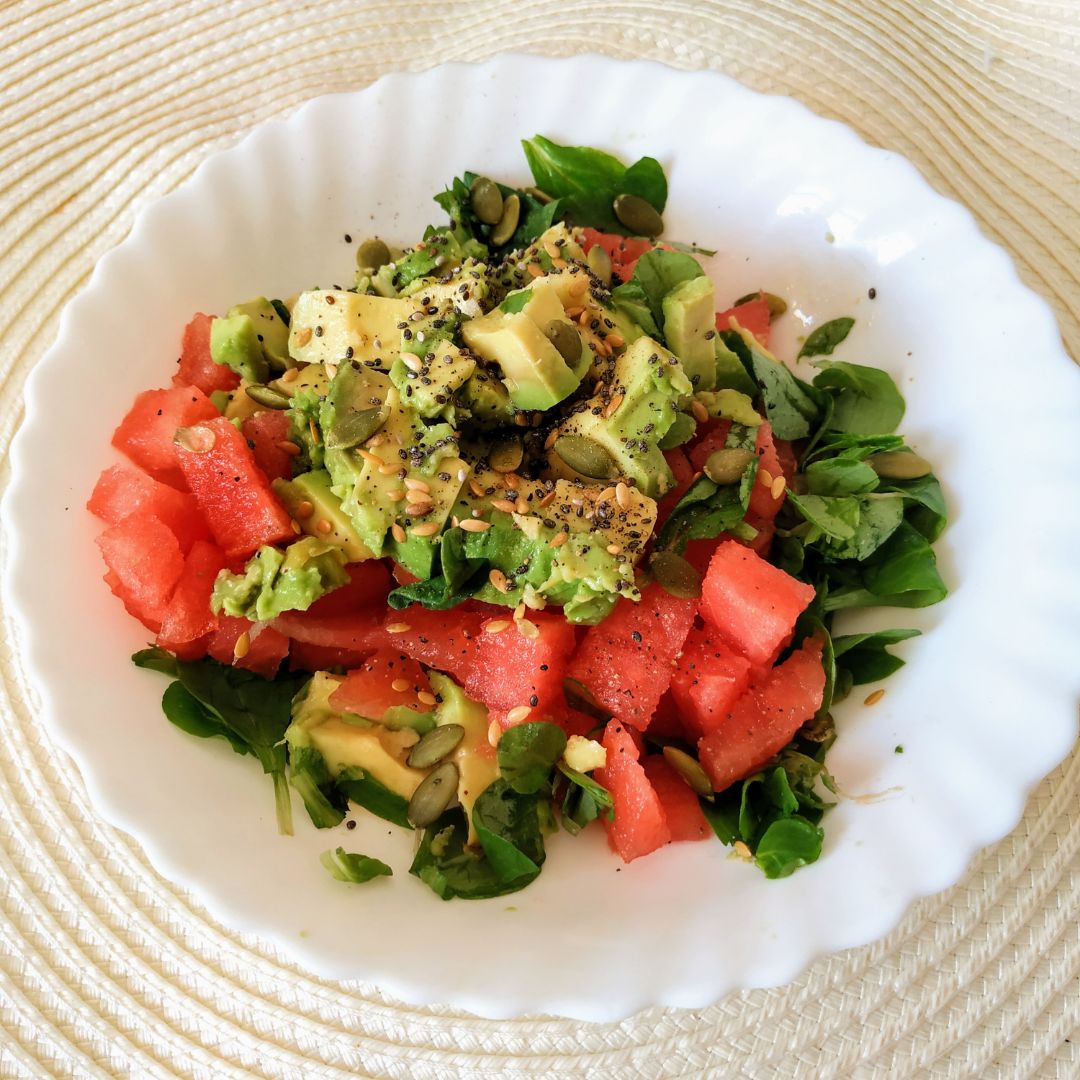 Ensalada fresca de sand铆a y aguacate 馃崏馃 Ensalada fresca de sand铆a y aguacate 馃崏馃