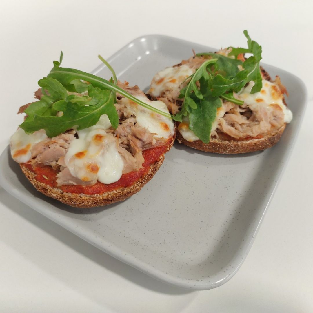 Paninis de atún con pan de espelta Paninis de atún con pan de espelta