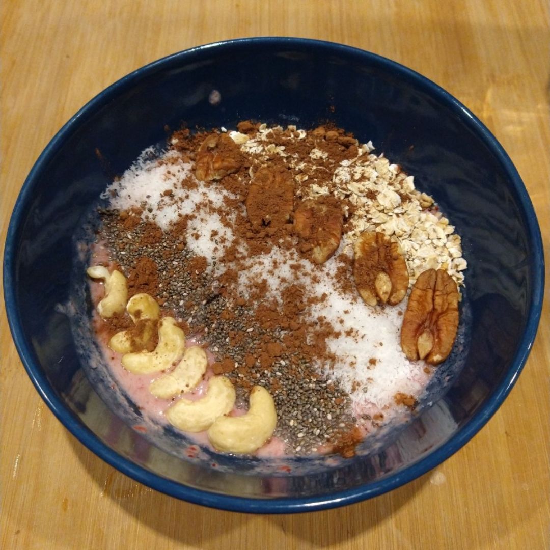 Smoothie bowl de fresa y toppings Smoothie bowl de fresa y toppings