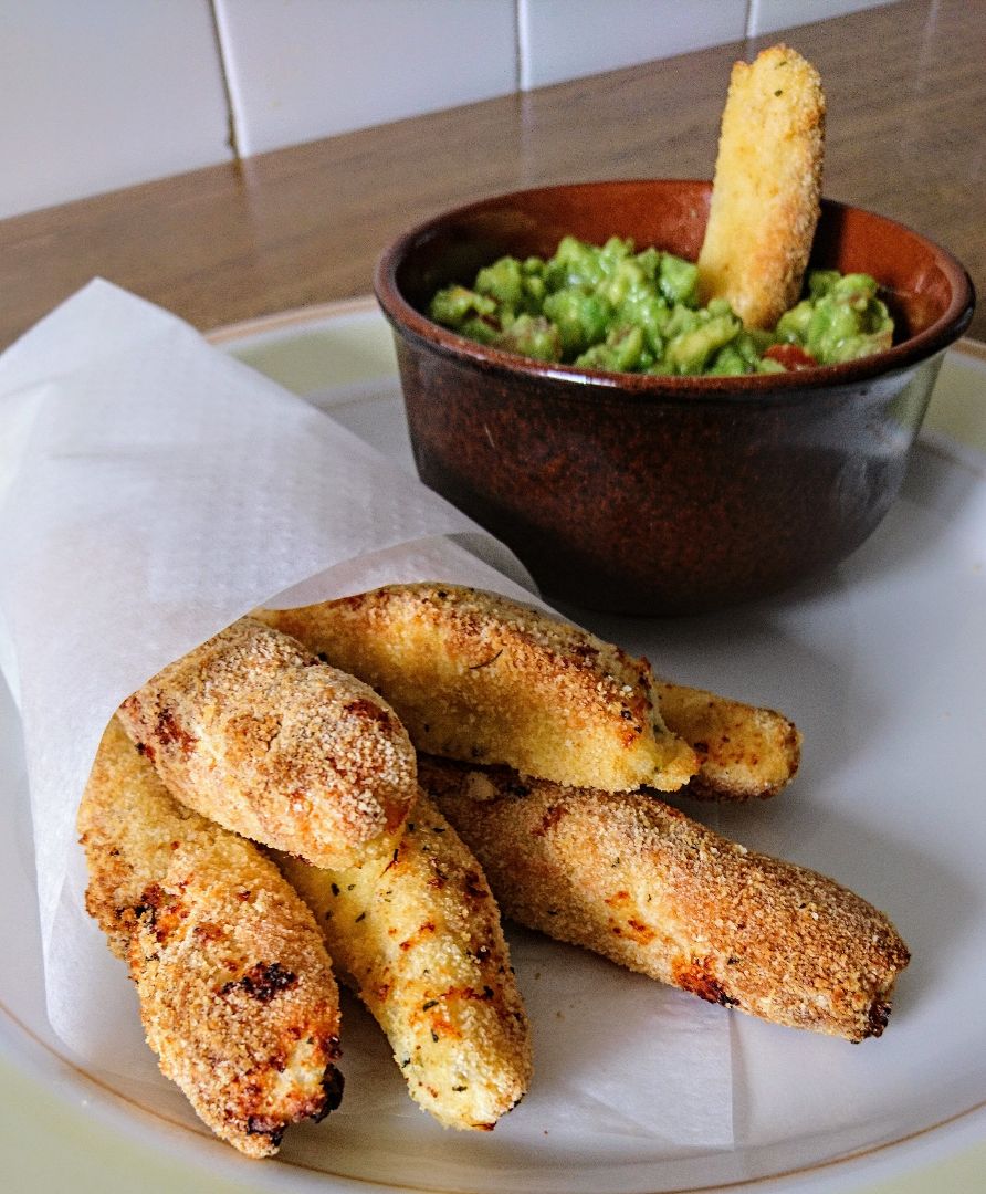 Palitos de merluza con guacamole 