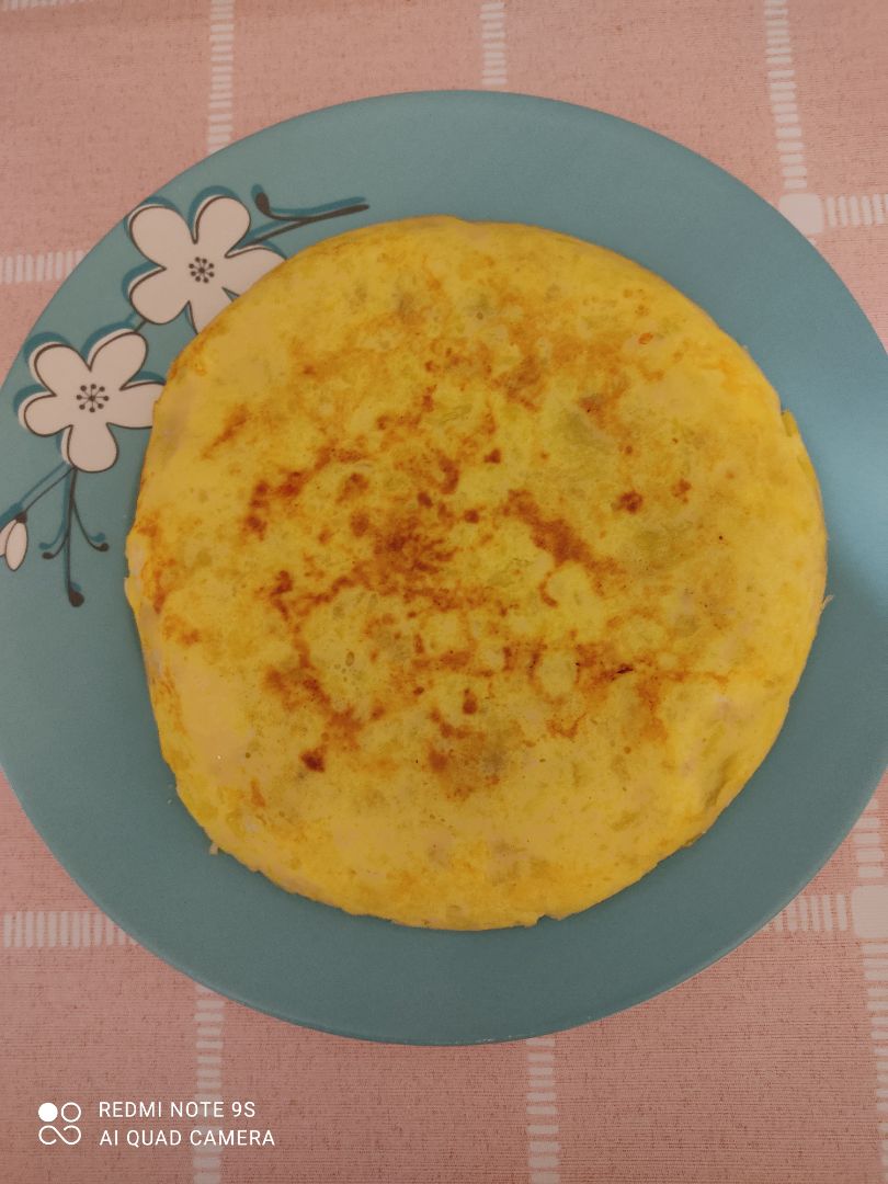Tortilla de patata con mozarella baja en calorías. Tortilla de patata con mozarella baja en calorías.