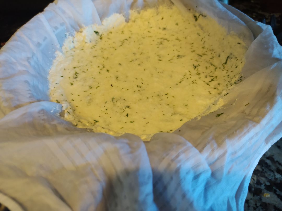 Queso fresco con eneldo y pimienta negra Paso 2