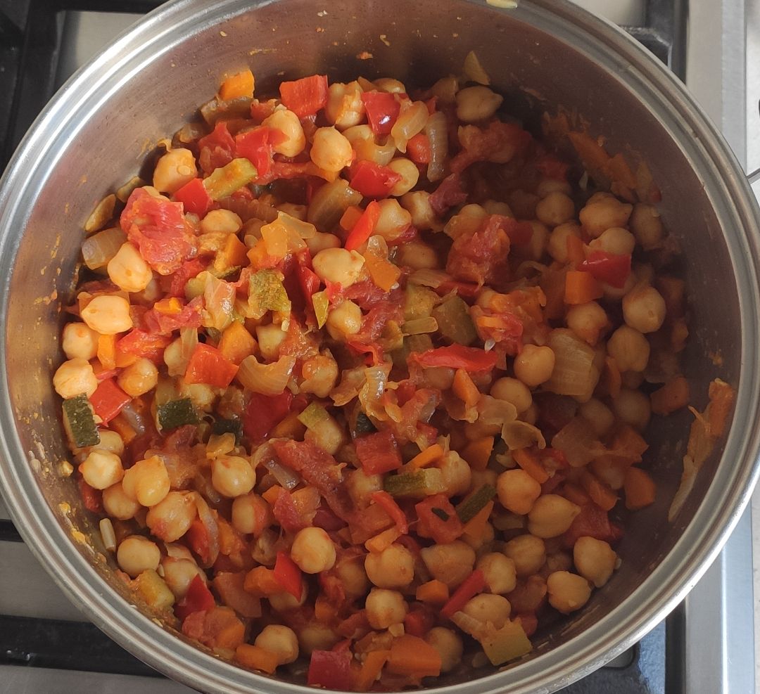 Garbanzos con verduras al curry