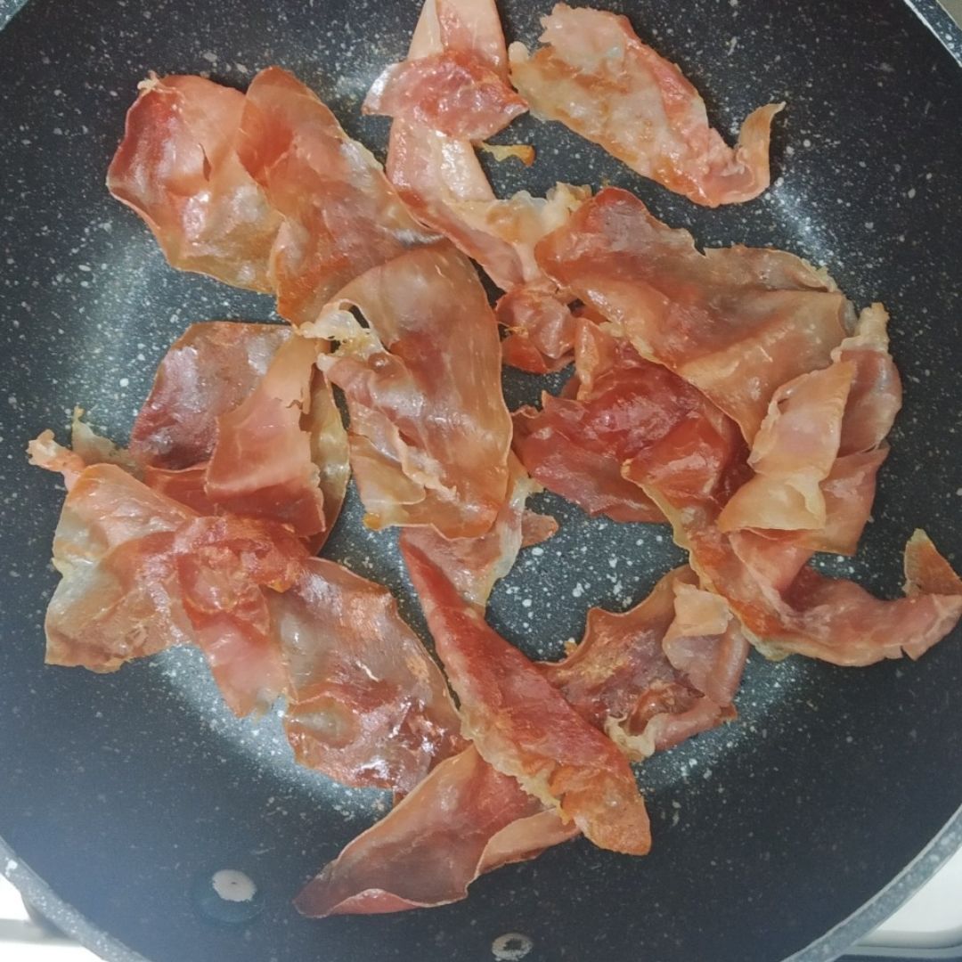 Espaguetis a la carbonara (sin nata) 🍝 Paso 1 Espaguetis a la carbonara (sin nata) 🍝 Paso 1