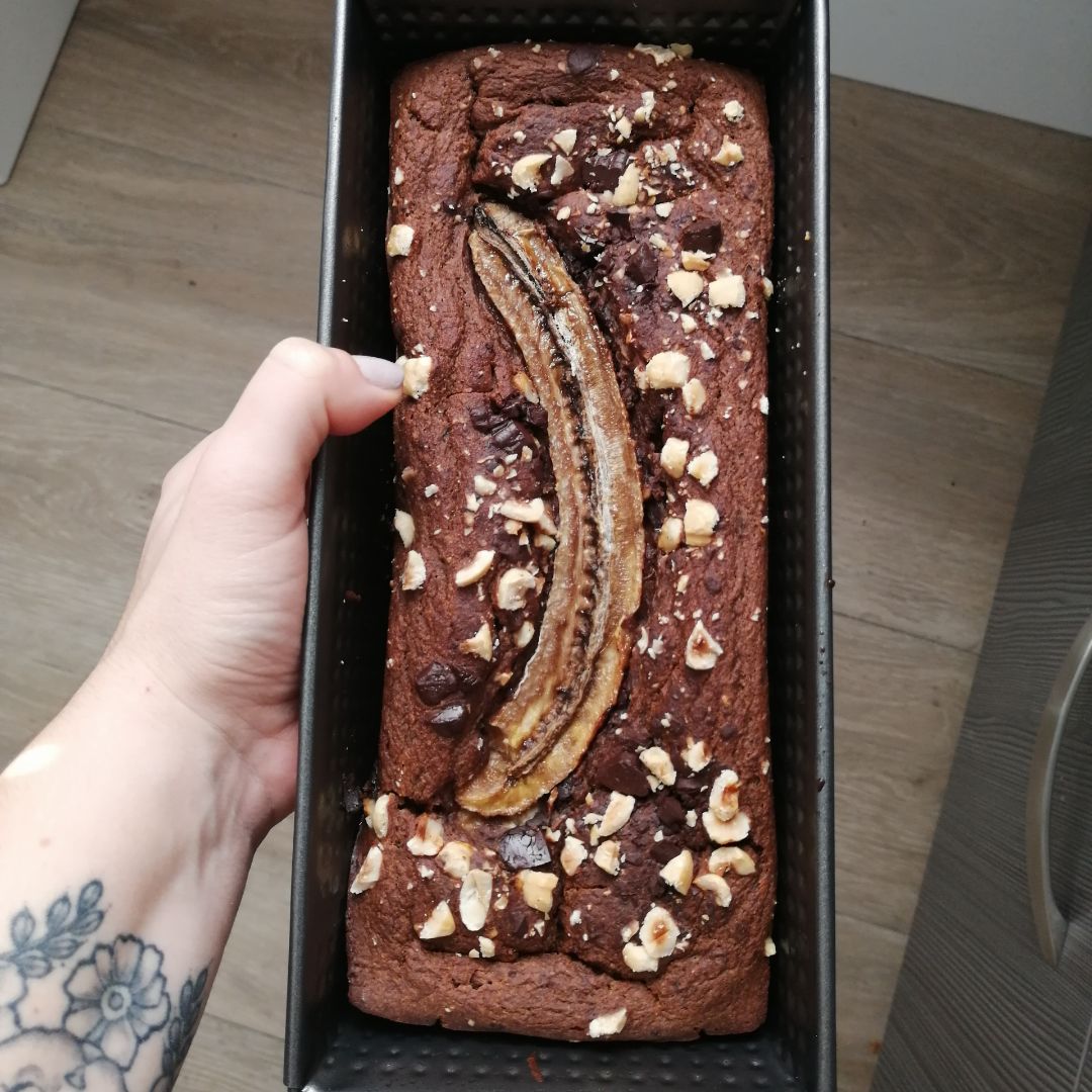 Banana bread de chocolate y crema de cacahuete