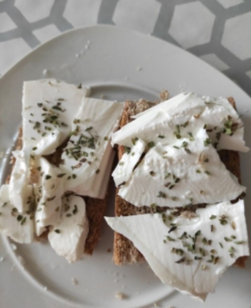 Tostadas con queso fresco Tostadas con queso fresco