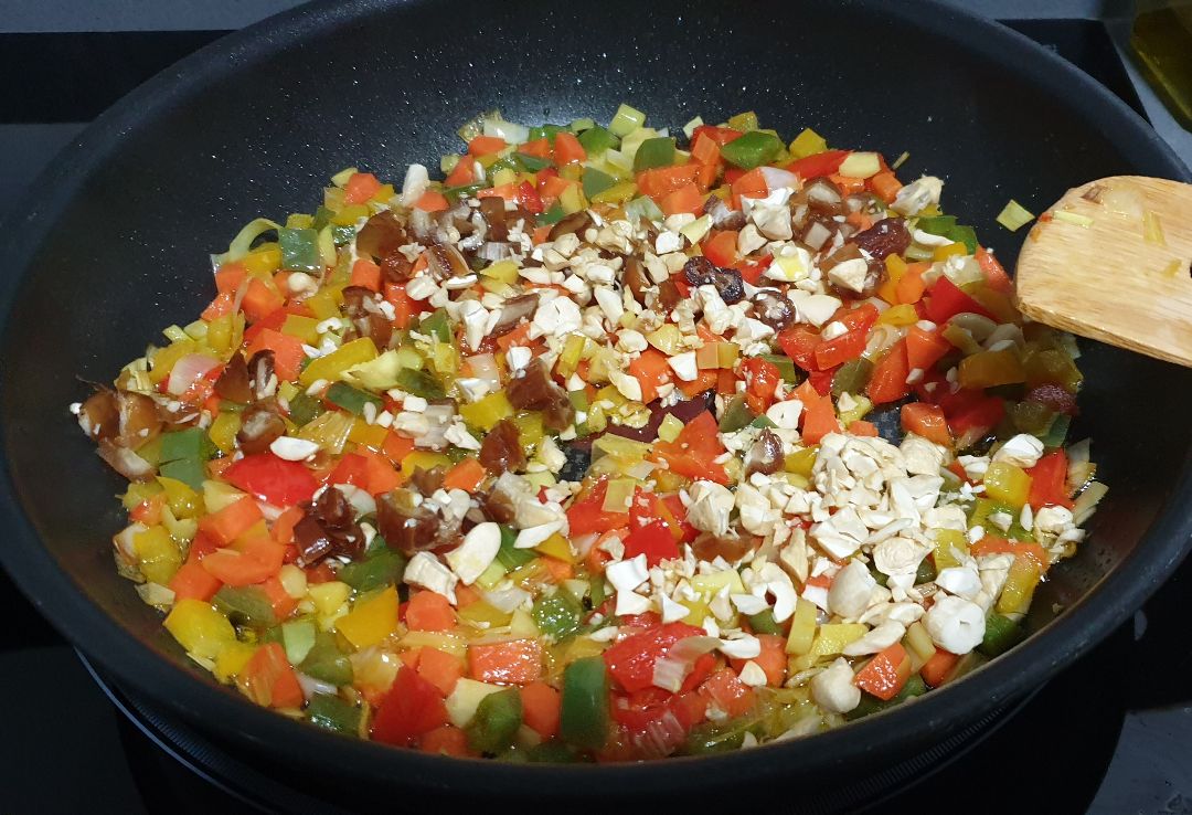 Bulgur con verduras, anacardos y dátiles al Ras el Hanout Paso 1 Bulgur con verduras, anacardos y dátiles al Ras el Hanout Paso 1