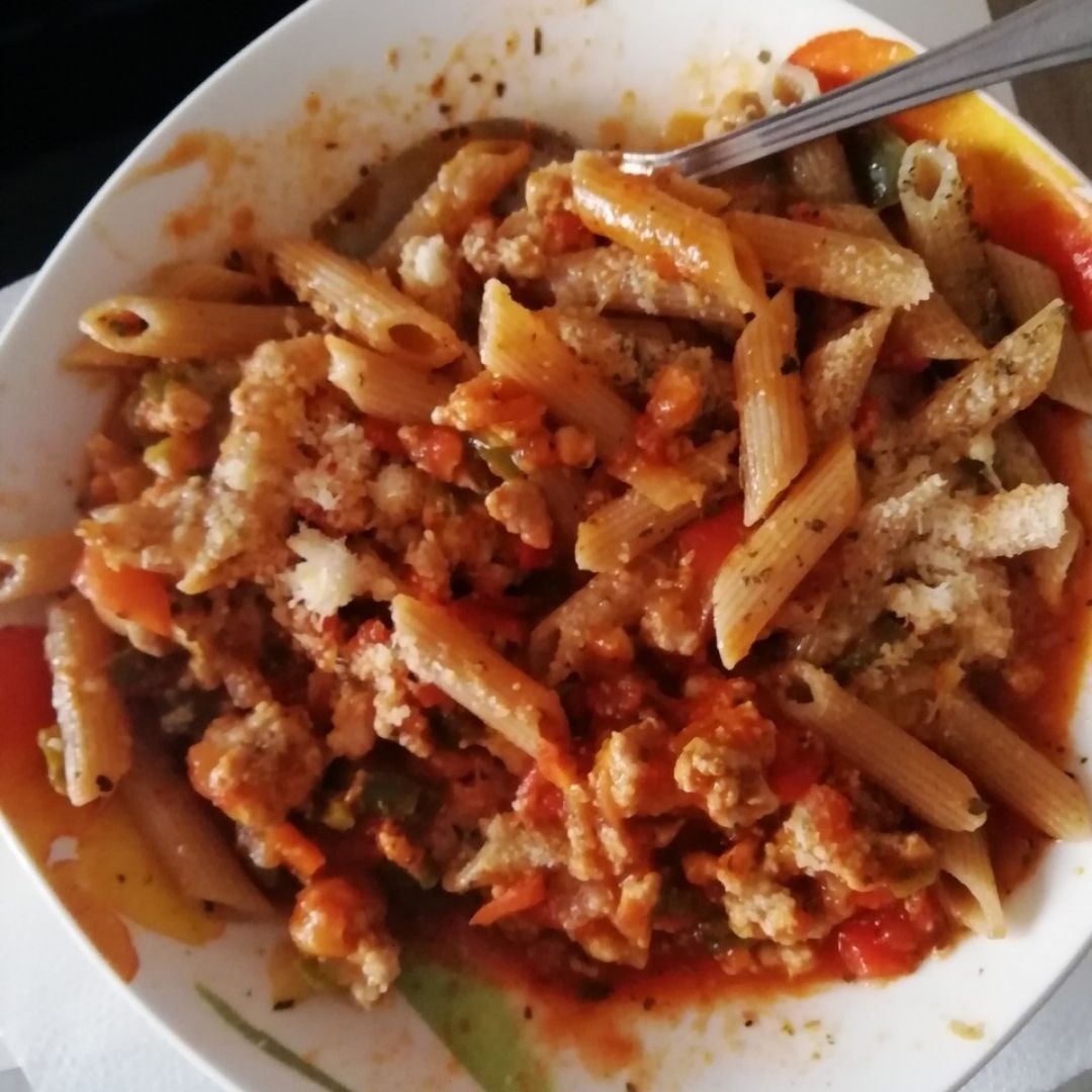 Macarrones con verduras y carne Macarrones con verduras y carne