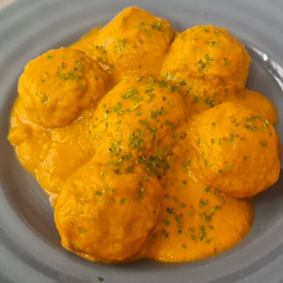 Albóndigas de pollo con salsa de calabaza