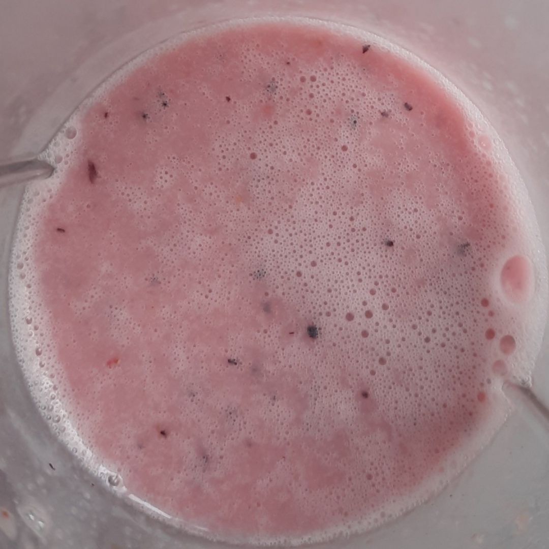 Batido frutos rojos y avena Batido frutos rojos y avena