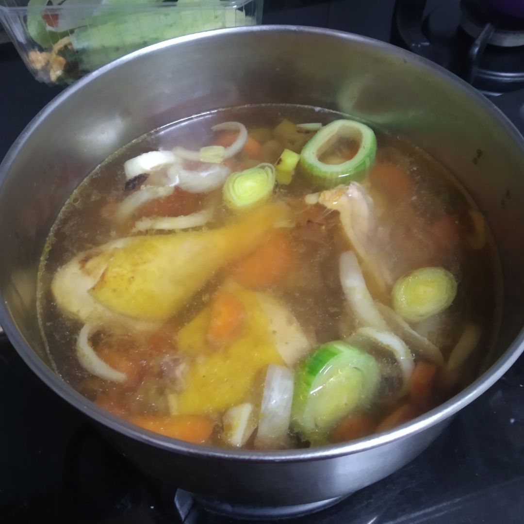 Sopa de pollo fácil Paso 4 Sopa de pollo fácil Paso 4