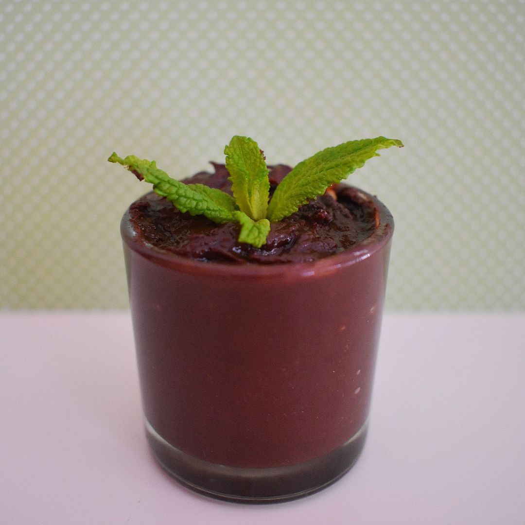 MOUSSE VEGANA DE AGUACATE Y CHOCOLATE MOUSSE VEGANA DE AGUACATE Y CHOCOLATE