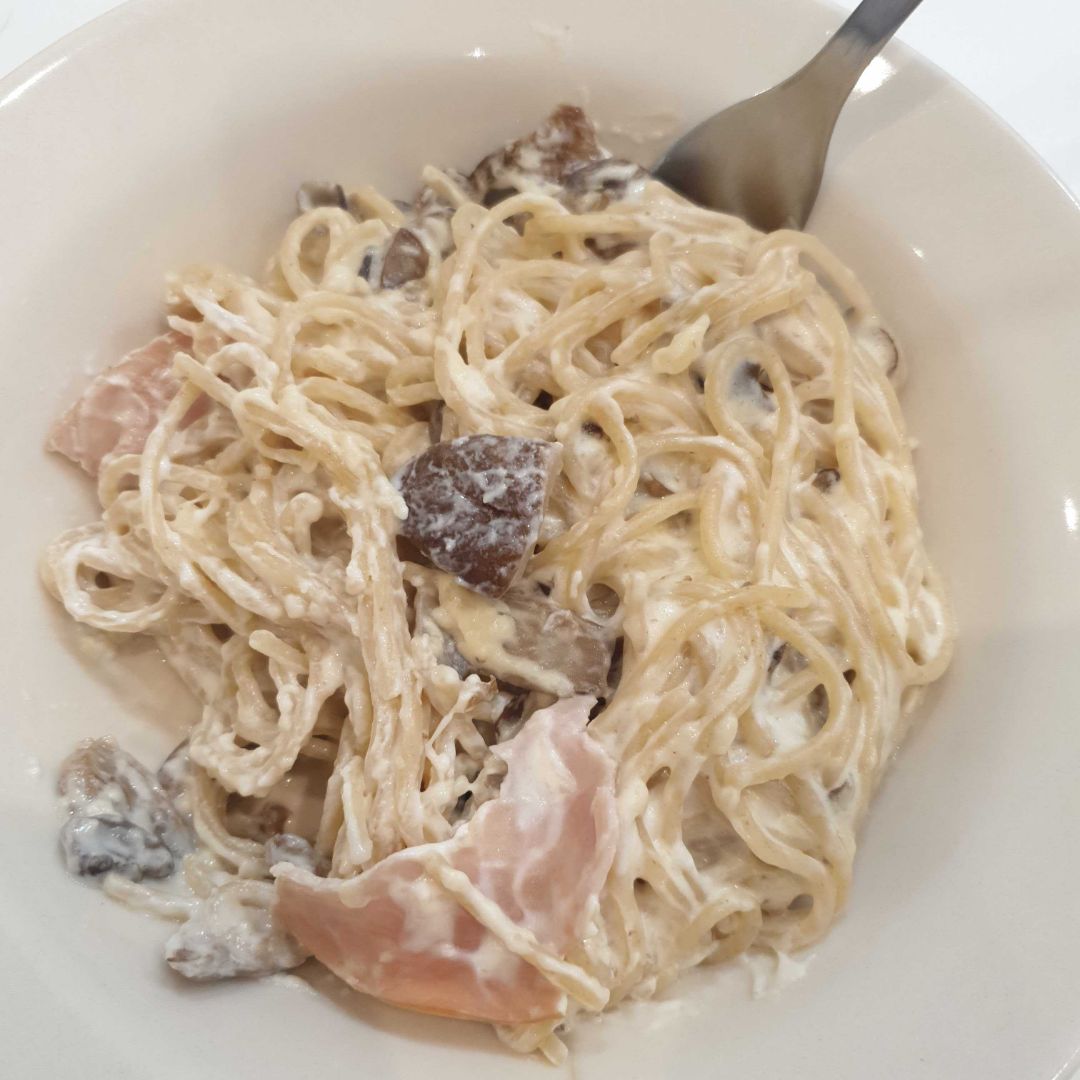 Espaguettis con setas y crema de queso Espaguettis con setas y crema de queso