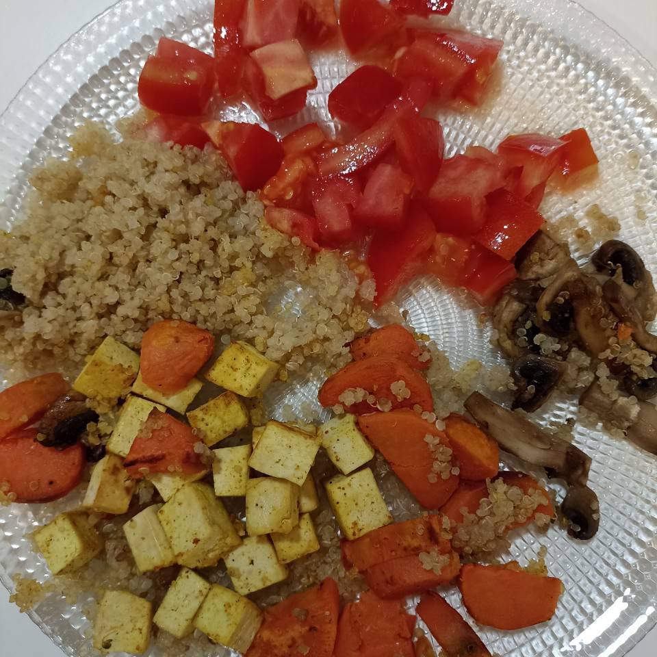 Quinoa con tofu y campiñones Quinoa con tofu y campiñones