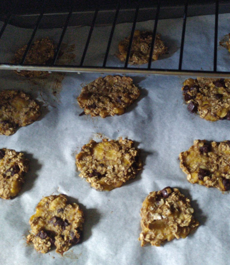 GALLETAS DE TRES INGREDIENTES GALLETAS DE TRES INGREDIENTES