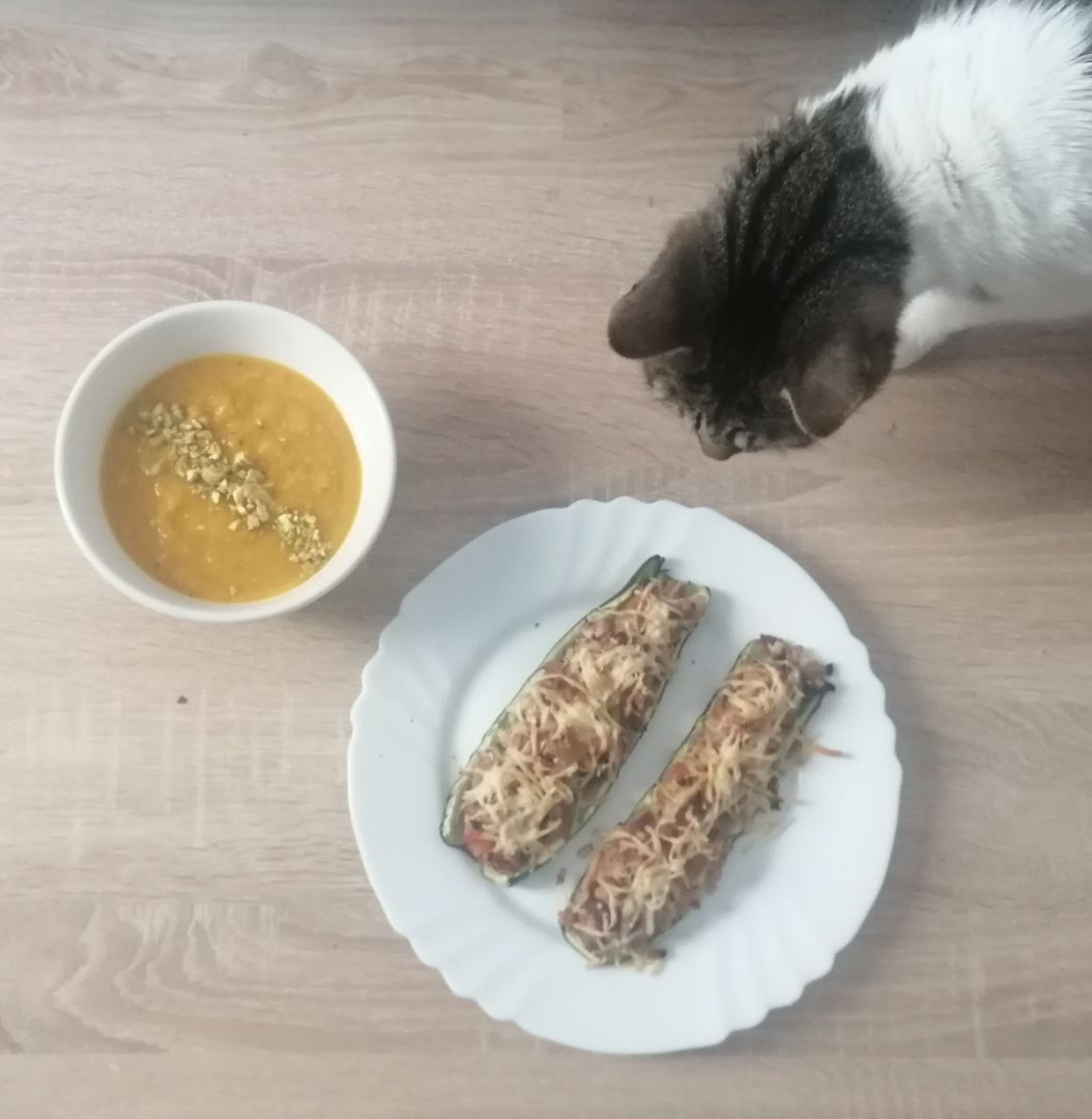 Calabacines rellenos de pollo y verduras 🐱 Calabacines rellenos de pollo y verduras 🐱