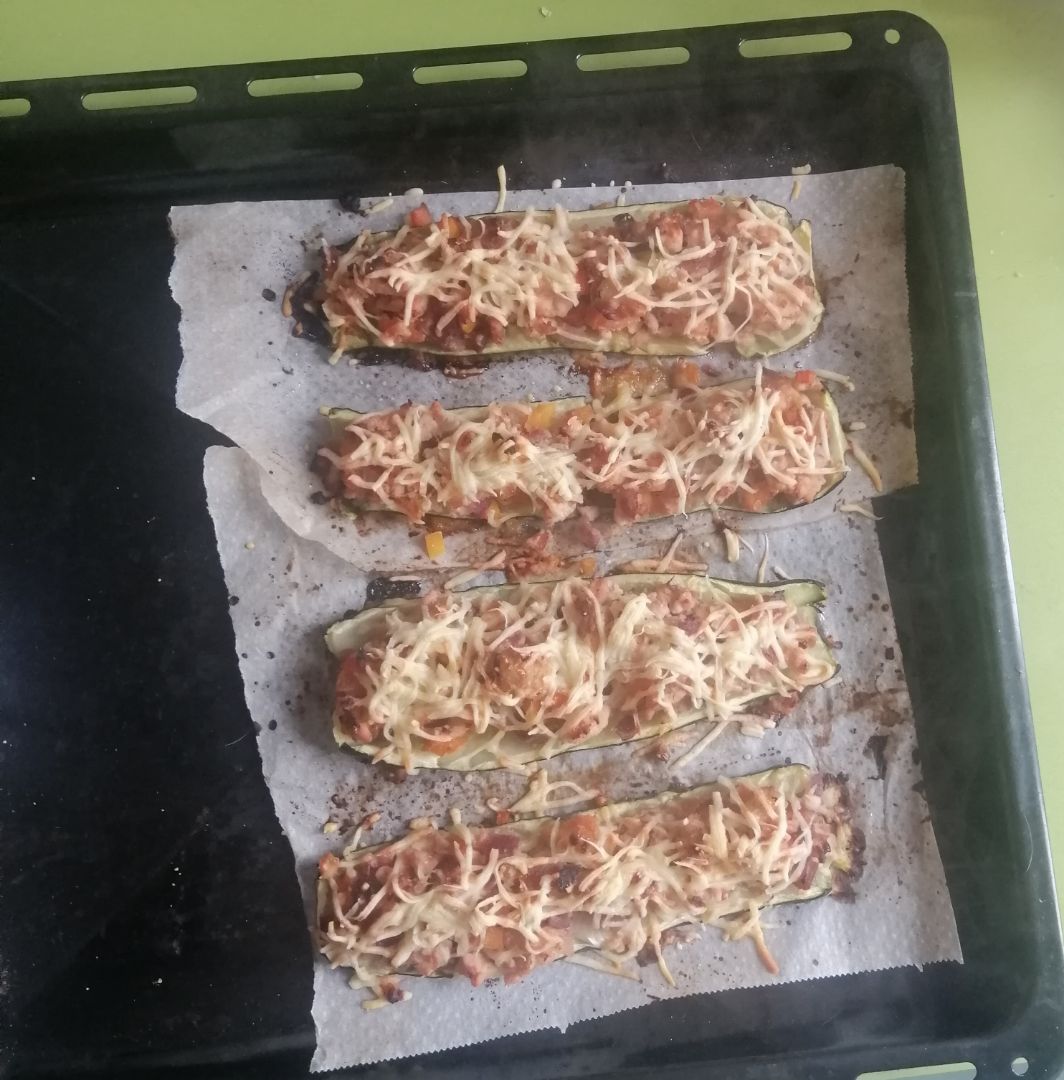 Calabacines rellenos de pollo y verduras 🐱 Paso 2 Calabacines rellenos de pollo y verduras 🐱 Paso 2