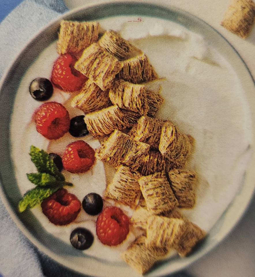 Yogur con cereales all bran natural y kiwi