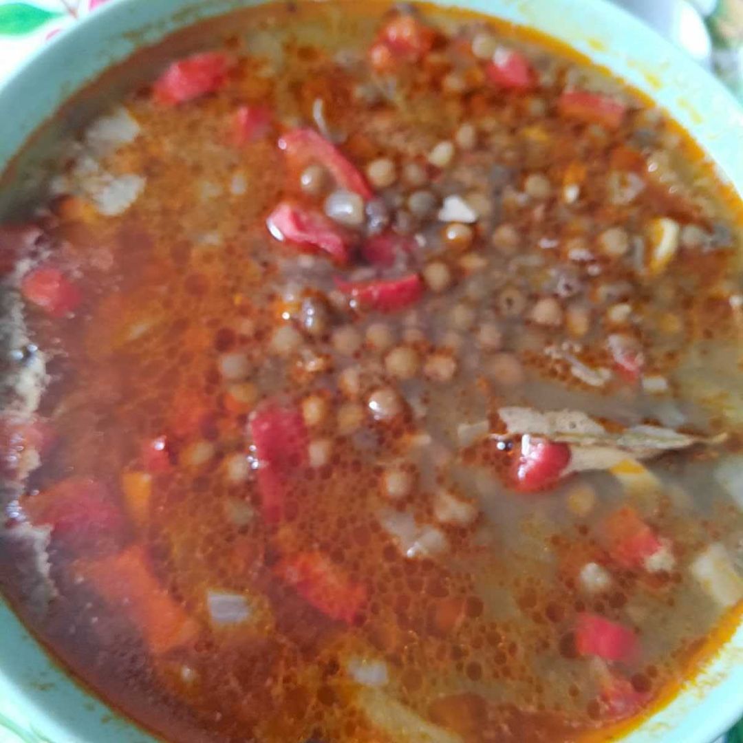 Lentejas con lo poco que hay en la nevera Lentejas con lo poco que hay en la nevera