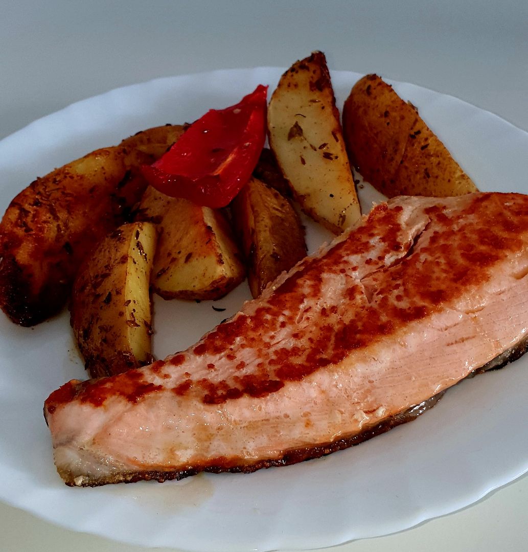Salmon plancha con patatas al horno Salmon plancha con patatas al horno