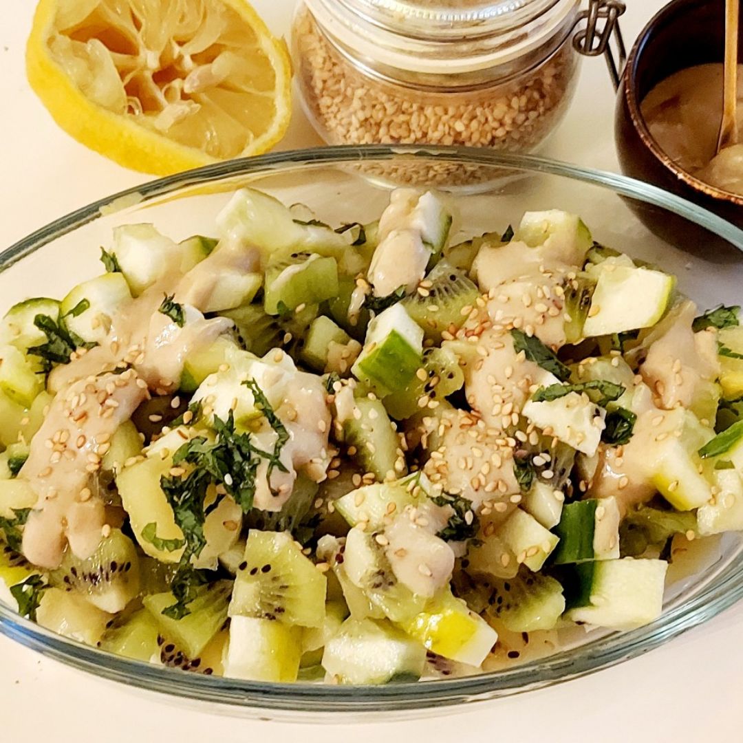 🥒🥝 Ensalada vitamínica de pepino y kiwi 🥒🥝 🥒🥝 Ensalada vitamínica de pepino y kiwi 🥒🥝