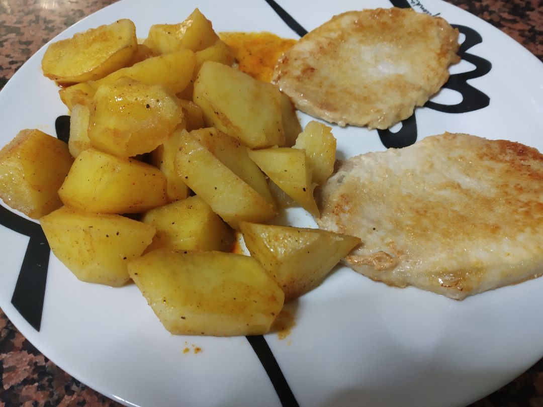 Lomo a la plancha con patatas al microondas Lomo a la plancha con patatas al microondas