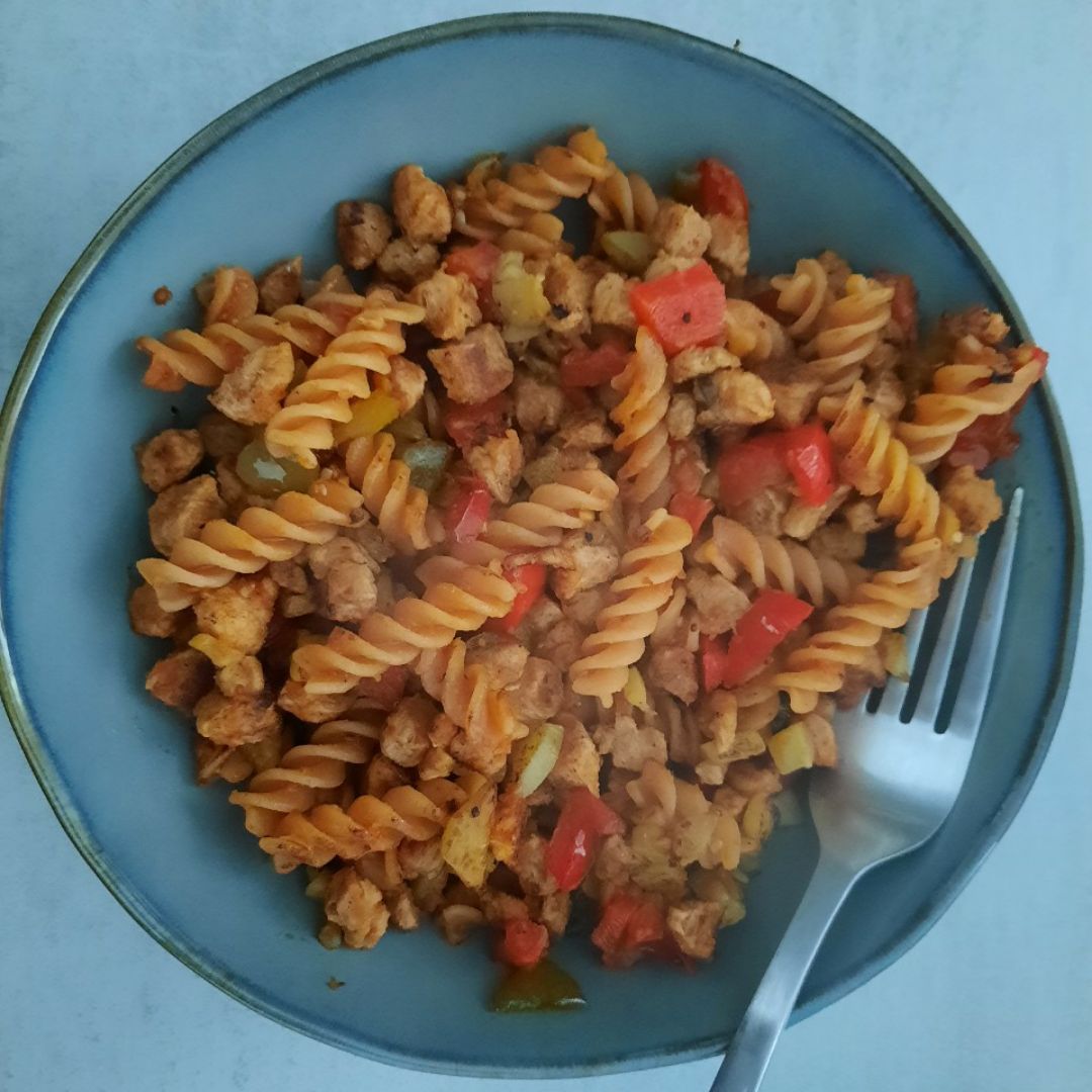 Pasta de lentejas con soja texturizada y verduras
