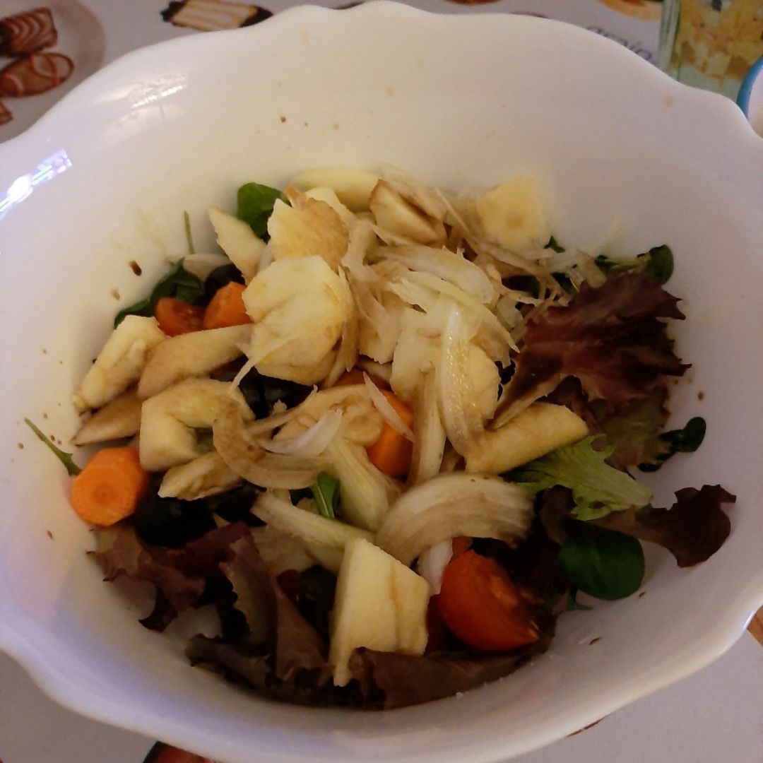 Ensalada con Manzana Ensalada con Manzana