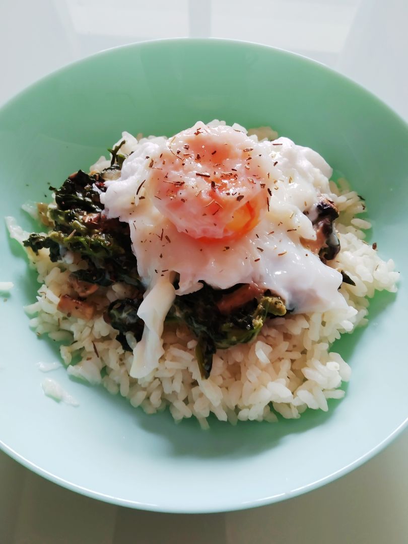 Rissotto de espinacas, champis y huevo Rissotto de espinacas, champis y huevo
