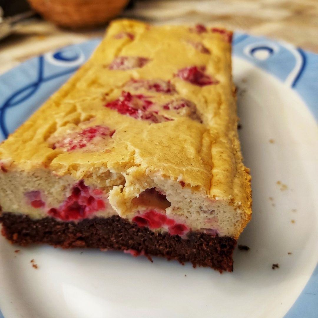 Brownie con cheesecake de frambuesa Brownie con cheesecake de frambuesa