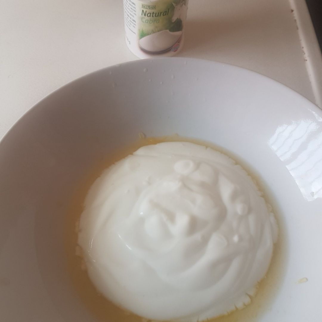 Yogur con naranja y cositas 🤭 Paso 1 Yogur con naranja y cositas 🤭 Paso 1