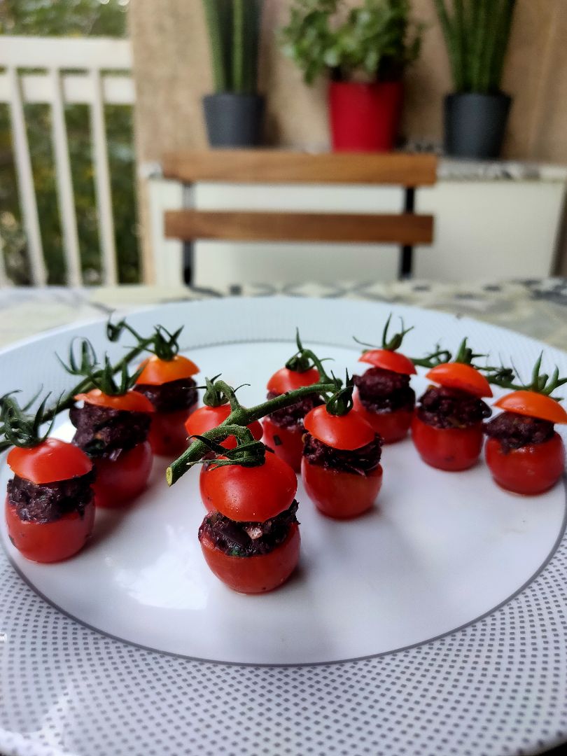 Cherries rellenos de tapenade Paso 4 Cherries rellenos de tapenade Paso 4