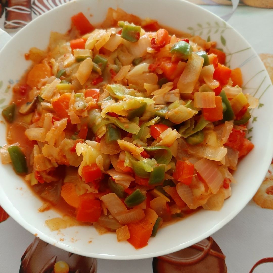 Espaguetis de calabacín con pisto 