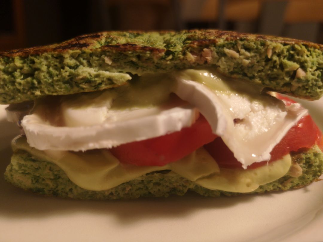 "Pan" proteico de atún y espinacas, sin harinas. "Pan" proteico de atún y espinacas, sin harinas.