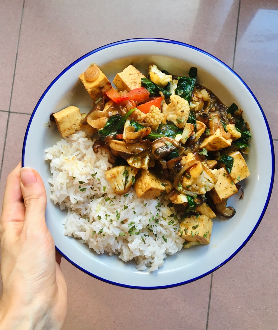 Curry vegano con arroz