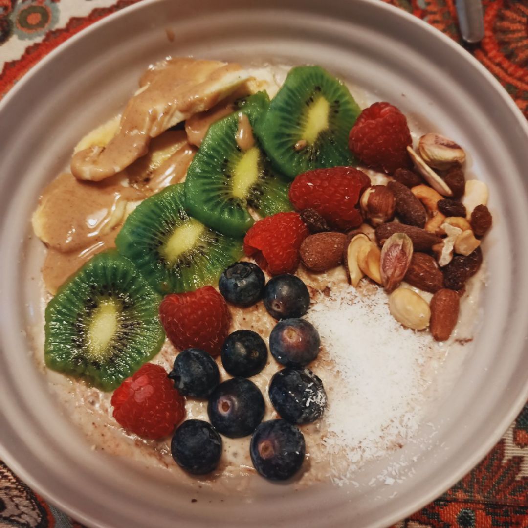 OVERNIGHT OATS DE COOKIE Y KINDER VERSIÓN INVIERNO❄️☃️  Paso 3
