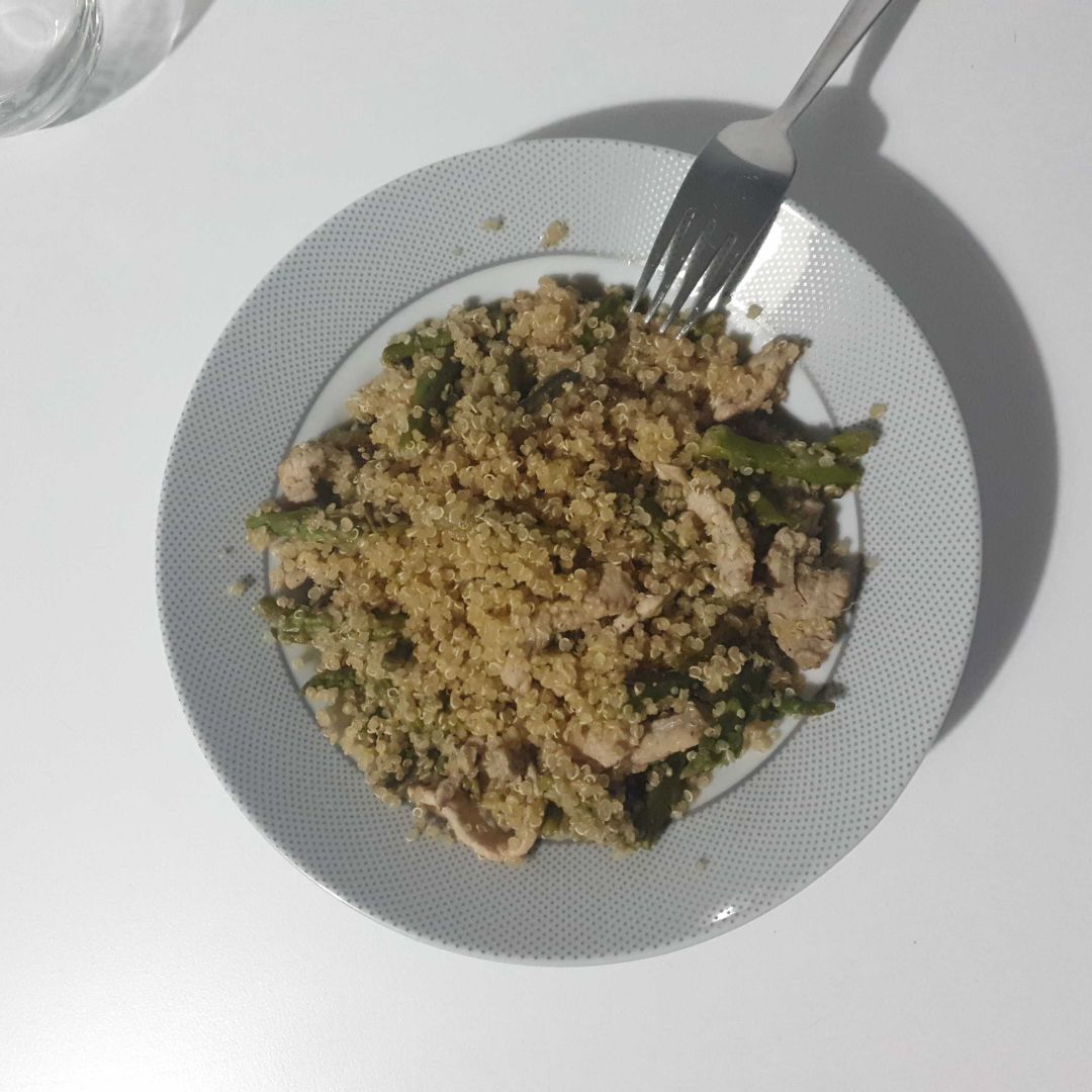 Quinoa con esparragos trigueros y lomo 🐽 Quinoa con esparragos trigueros y lomo 🐽