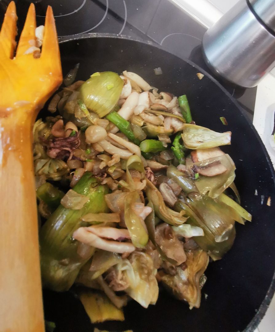 Salteado de verduras con chipirones 🦑 Paso 5 Salteado de verduras con chipirones 🦑 Paso 5